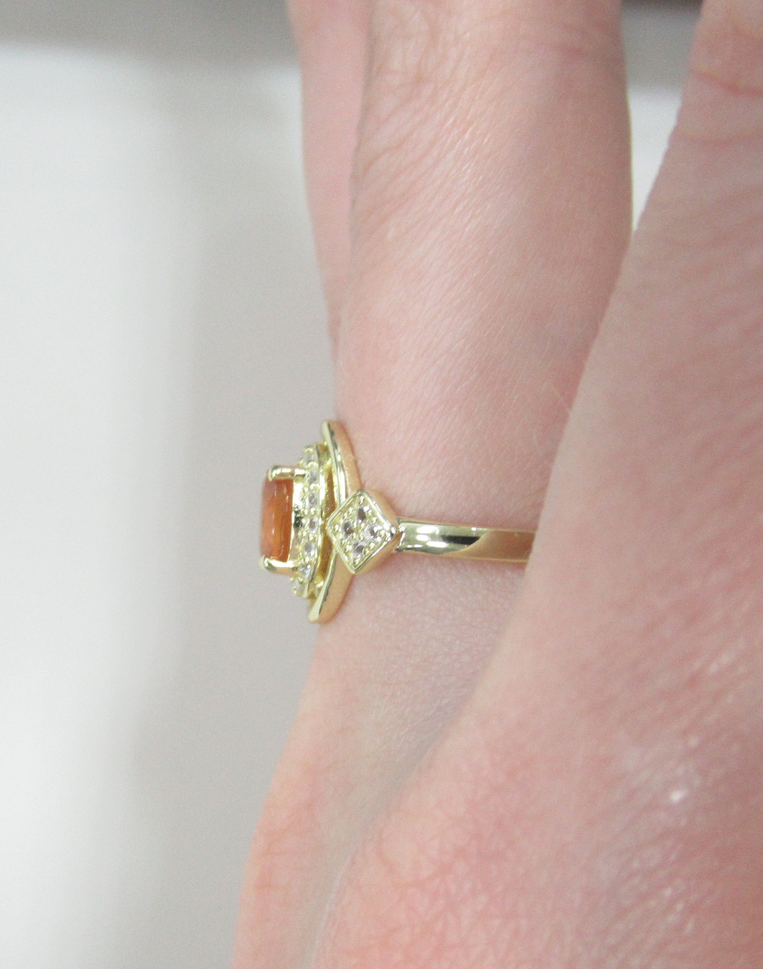 Серебряное кольцо с вульфенитом